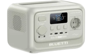 Estación de energía portátil Bluetti Elite 30 V2 de 600W y 288Wh en uso outdoor.