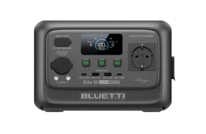 panel frontal de conexiones y puertos de salida de la bluetti elite 30 v2