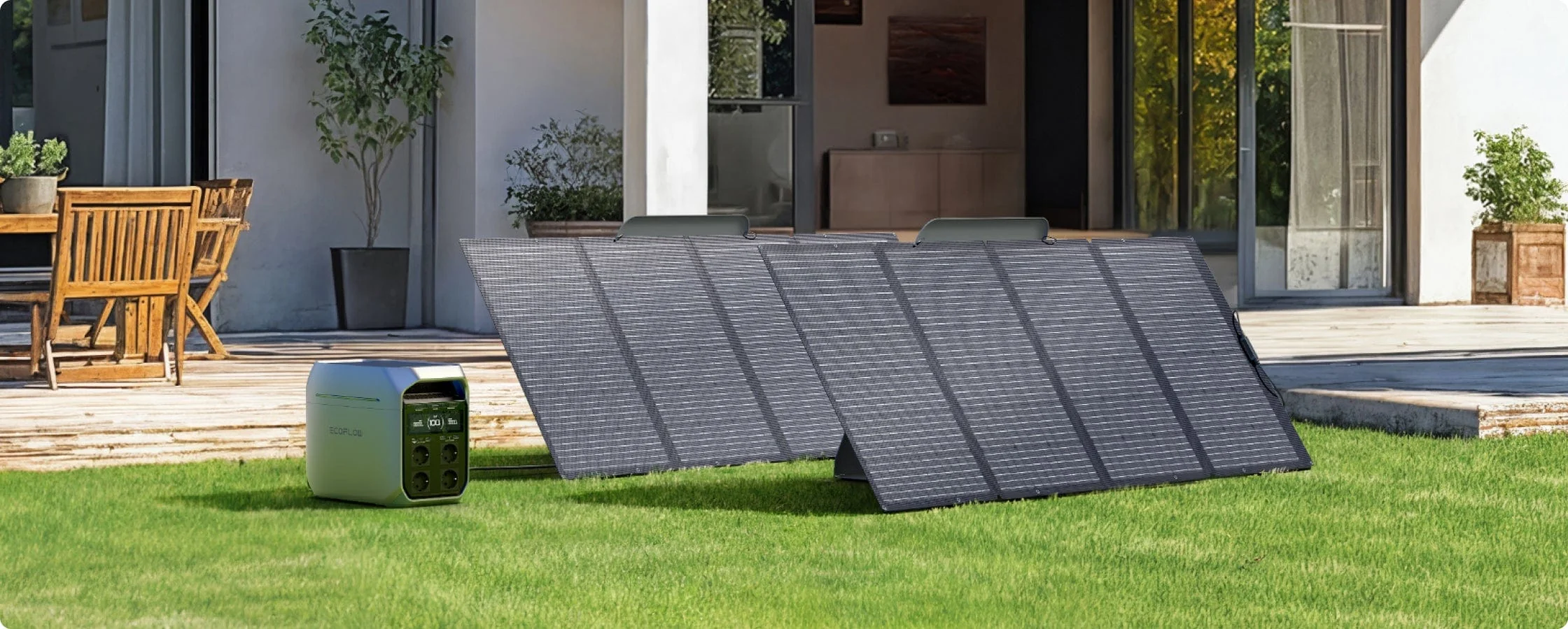 Estación EcoFlow Delta 3 Plus conectada a paneles solares portátiles en un entorno exterior.