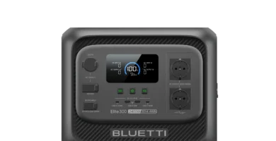Estación de energía portátil Bluetti Elite 300 con pantalla inteligente y premios tecnológicos 2026.