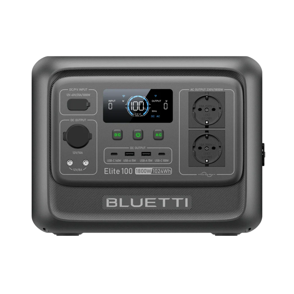 Estación de energía portátil Bluetti Elite 100 V2 con la pantalla inteligente encendida en una mesa de camping.