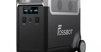 Batería de expansión FOSSiBOT FB3840 de 3.840 Wh con ruedas integradas y pantalla LCD.